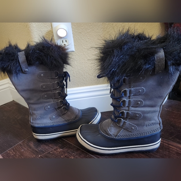 Sorel Women's Joan of Arctic Gray Snow Boots, Size 7 - Picture 4 of 9